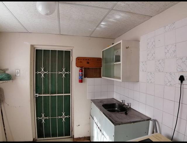 3 BEDROOM FREEHOLD SOLD IN STILFONTEIN EXT 1